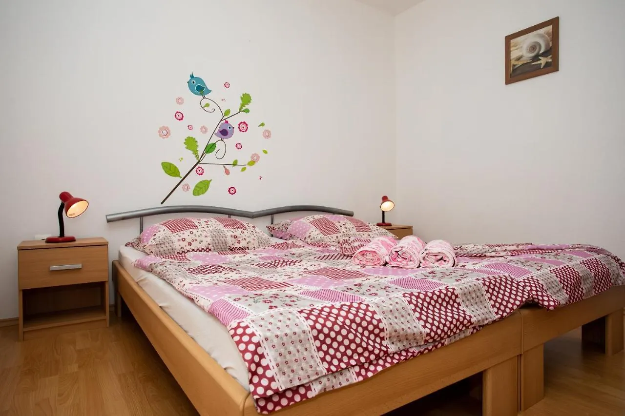 Apartments Katarina Silo  Croatia