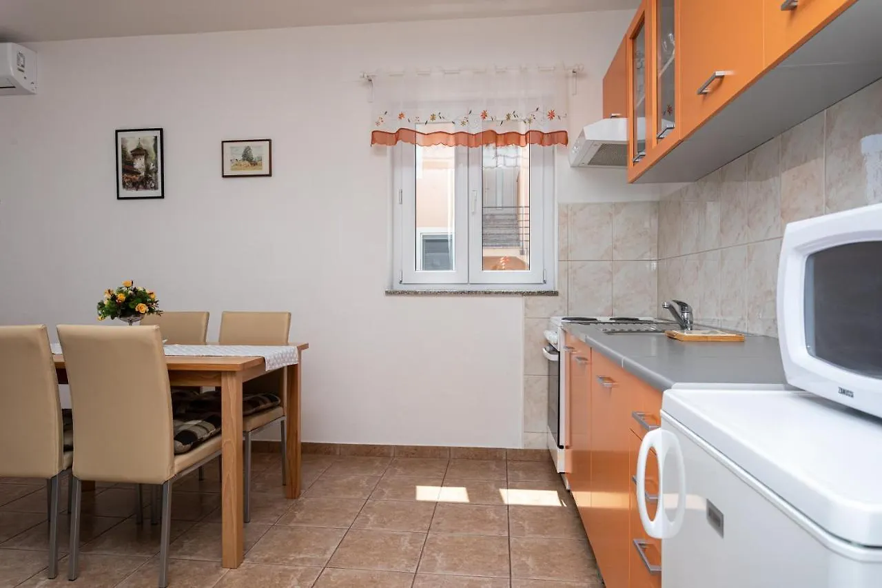 Apartments Katarina Šilo