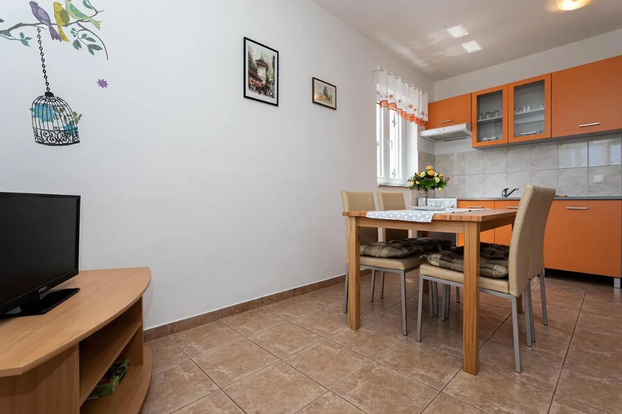 Apartments Katarina Šilo