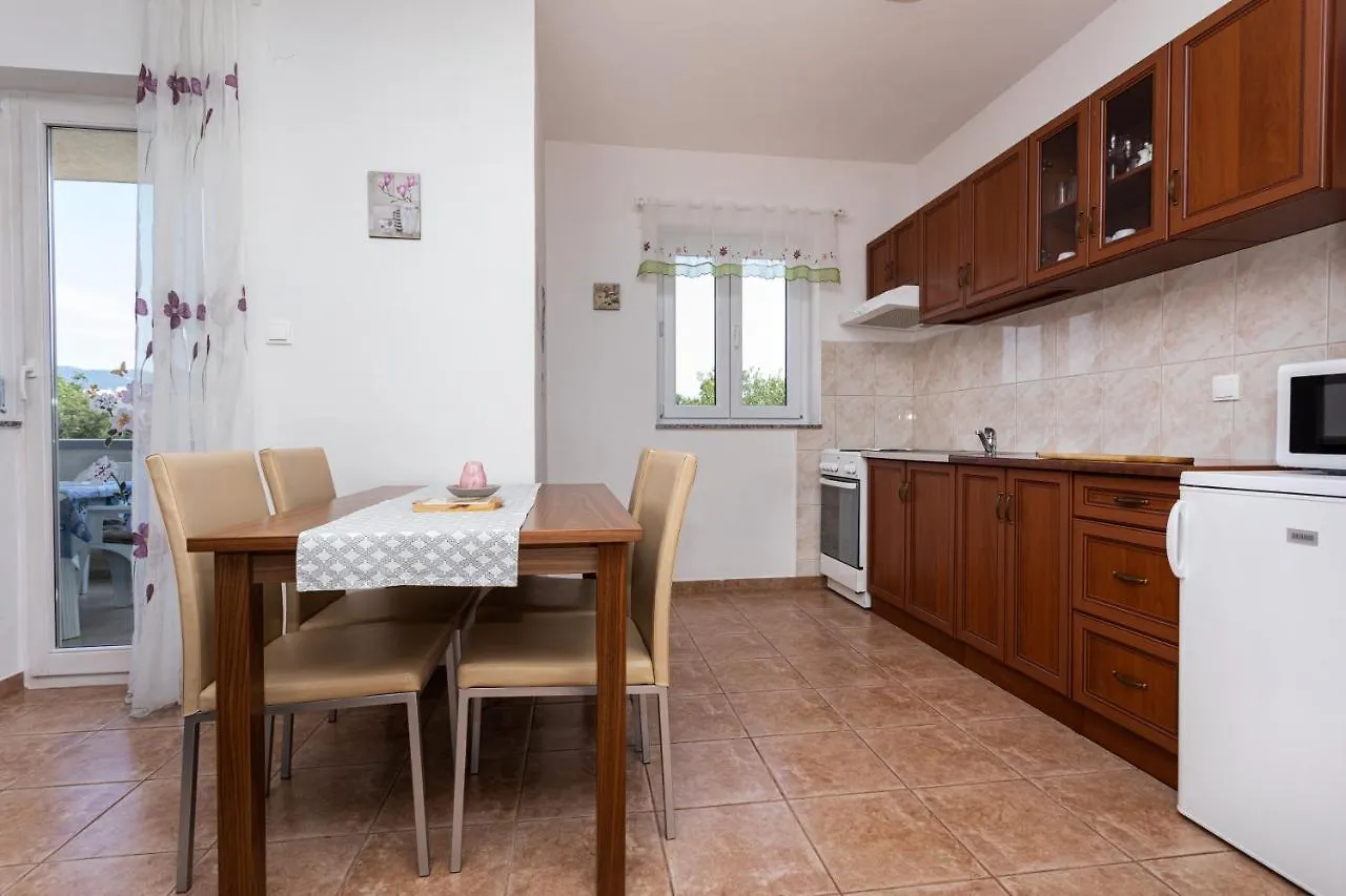 Apartments Katarina Silo  Croatia