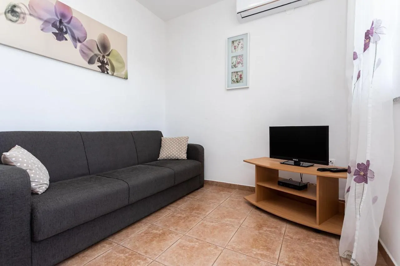 Apartments Katarina Šilo