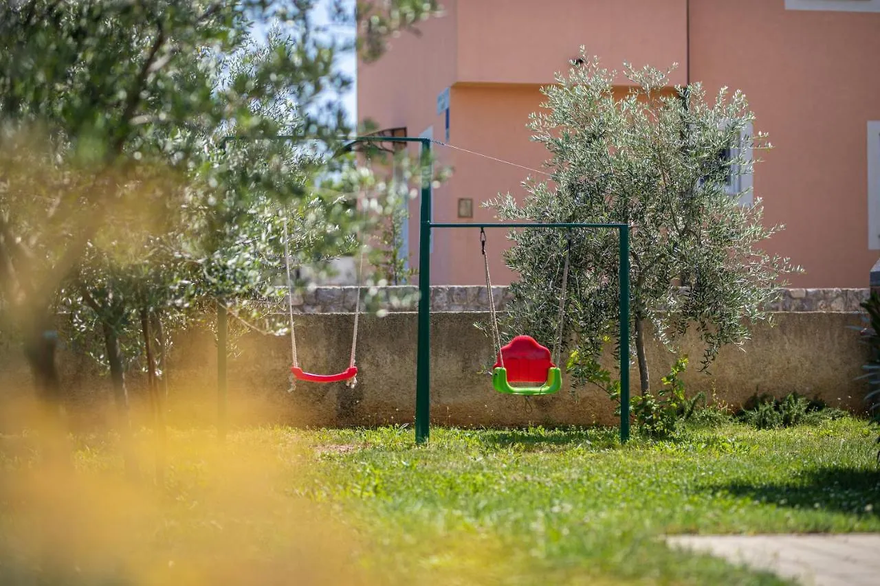 Apartments Katarina Šilo