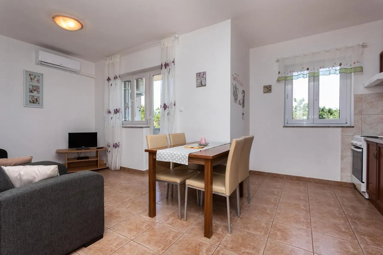 Apartments Katarina Silo