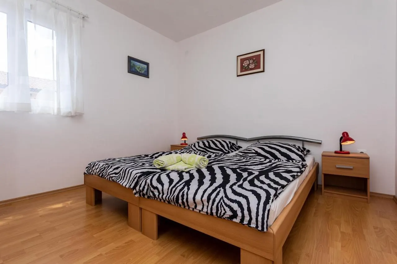 Apartments Katarina Silo  Croatia