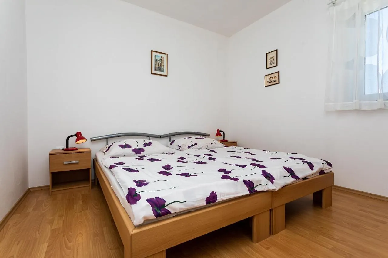 Apartments Katarina Šilo