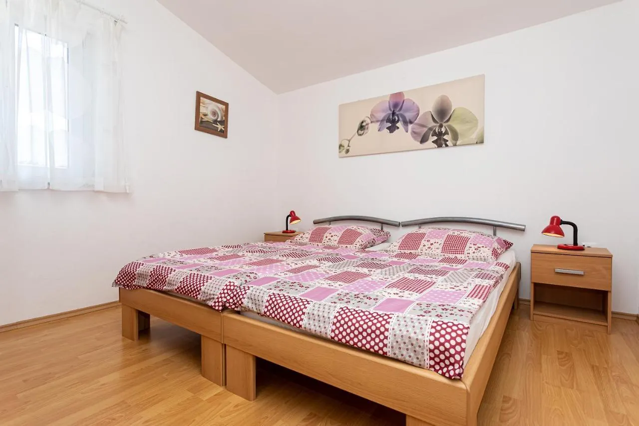 Apartments Katarina Šilo
