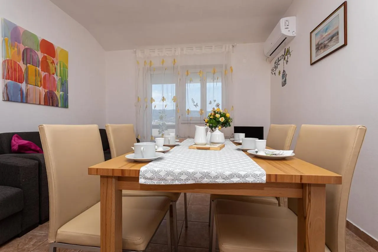 Apartments Katarina Silo  Croatia